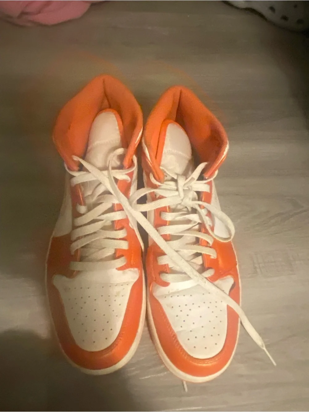 Air Jordan 1 Mid SE Electro Orange